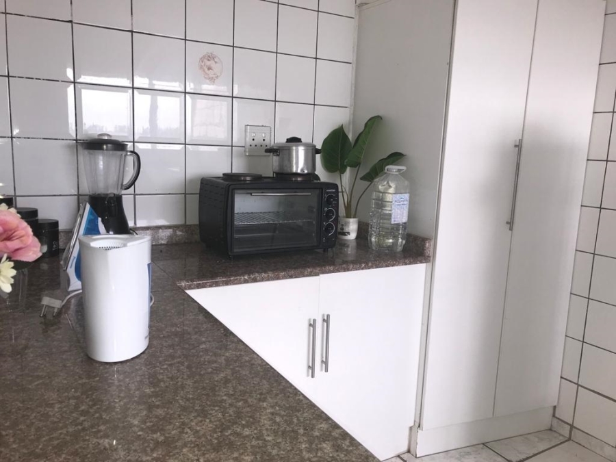 To Let 1 Bedroom Property for Rent in Quigney Eastern Cape